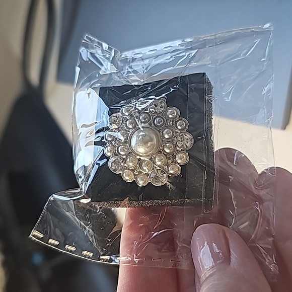 Gatsby Gait White Ring 💍 Silver Pearls STRETCHY - Picture 3 of 5